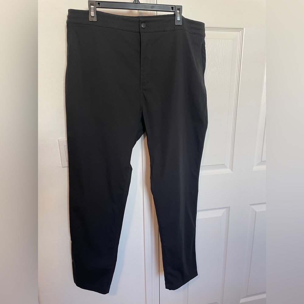 Men’s lululemon pants size 38
